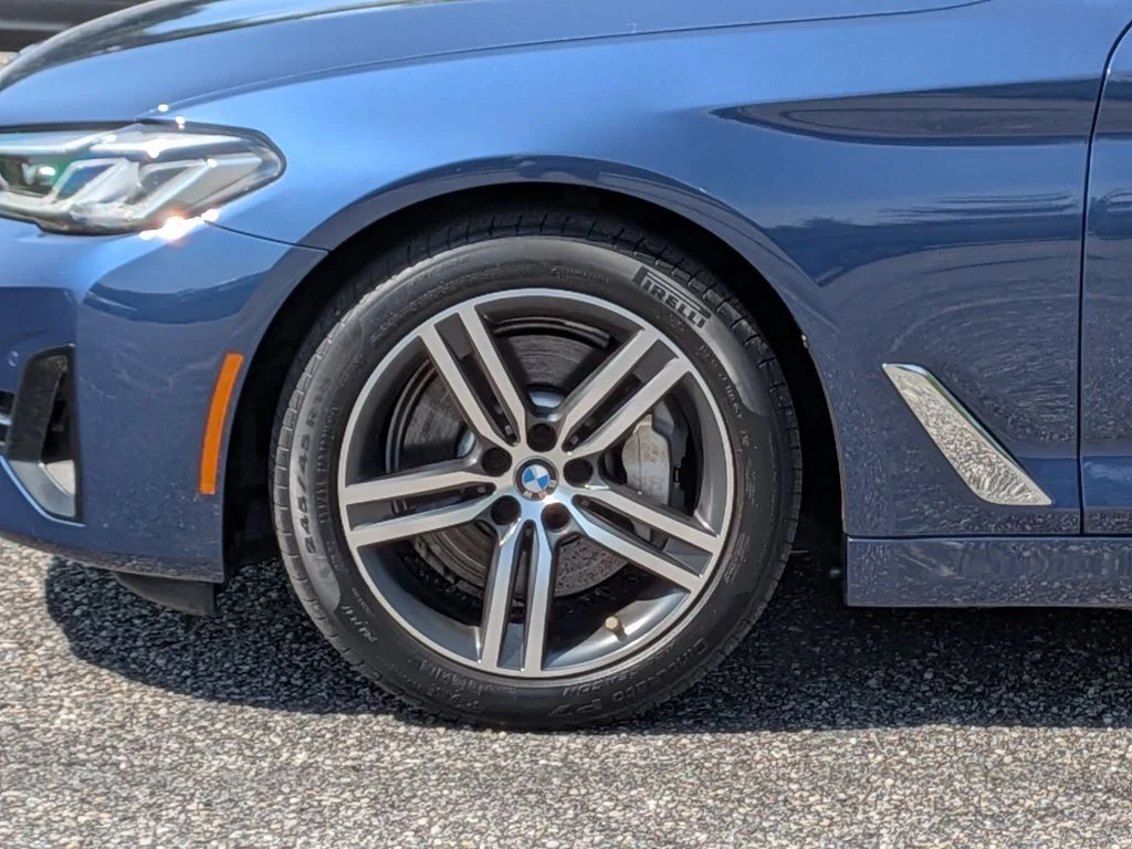 Used 2022 Blue BMW 530i xDrive image 9