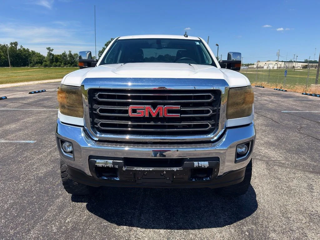 Used 2016 White GMC SLT image 13