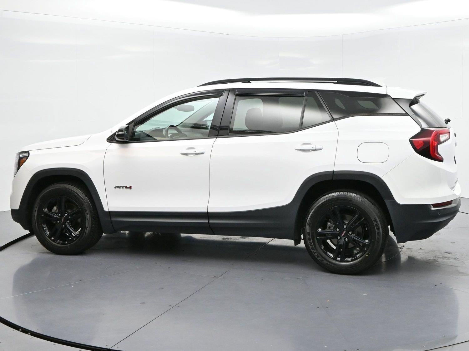 Used 2022 Summit White GMC AT4 image 5