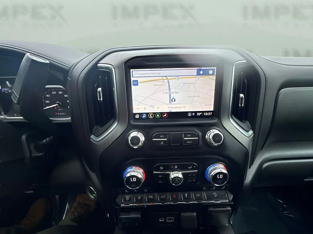 Used 2021 White GMC Denali image 11