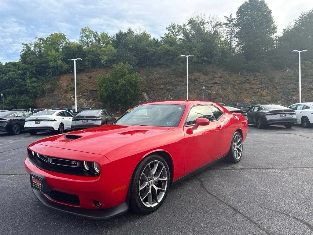 Used 2022 Torred Clearcoat Dodge GT image 3
