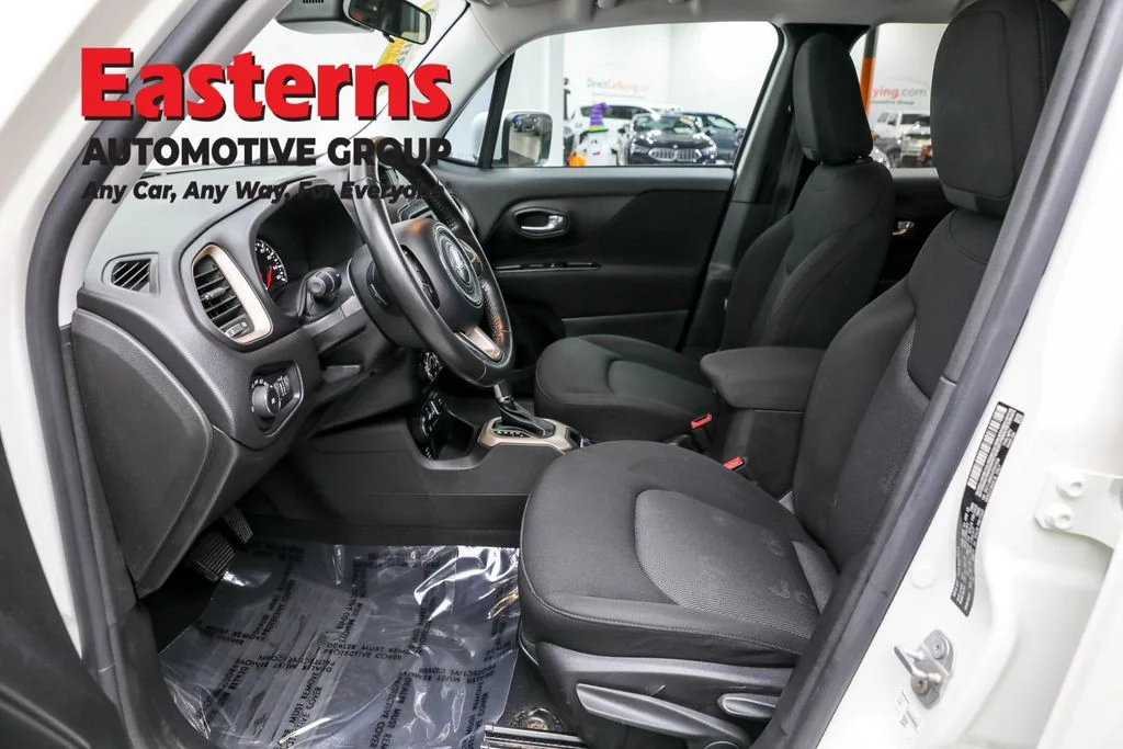 Used 2017 White Jeep Latitude image 14