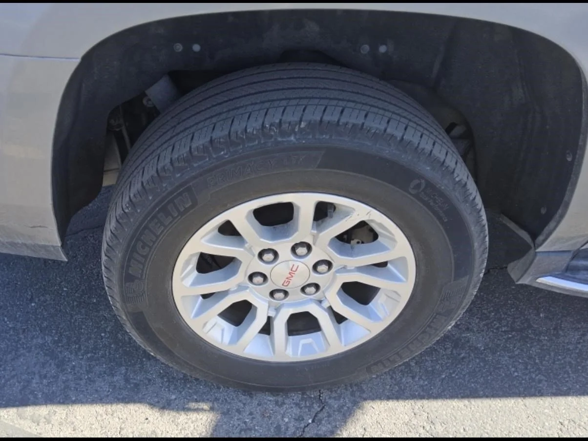 Used 2020 SATIN STEEL METALLIC GMC SLT image 17