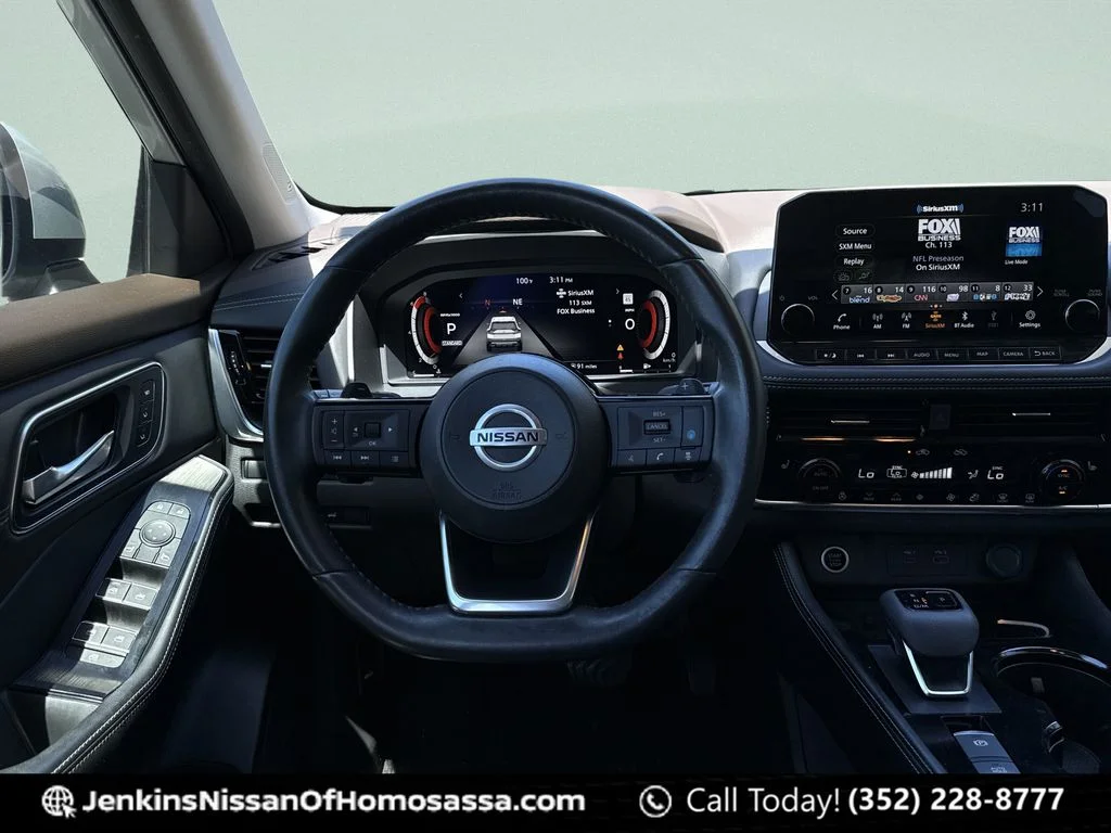 Used 2021 Silver Nissan Platinum image 26