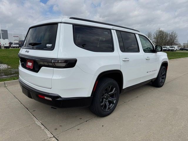 New 2026 Bright White Clear-Coat Exterior Paint Jeep Limited Altitude image 6