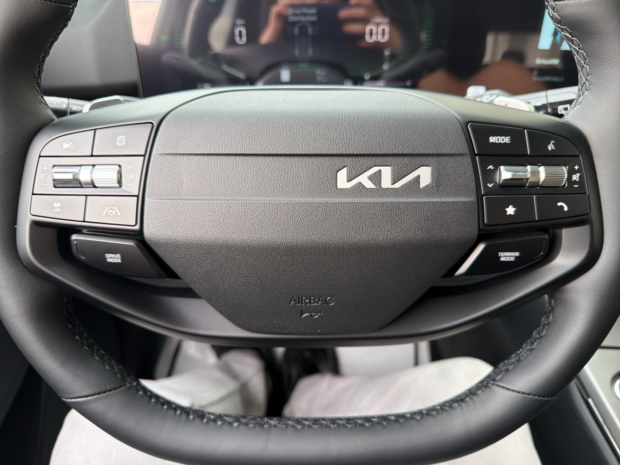 New 2027 Wolf Gray Kia EX image 25