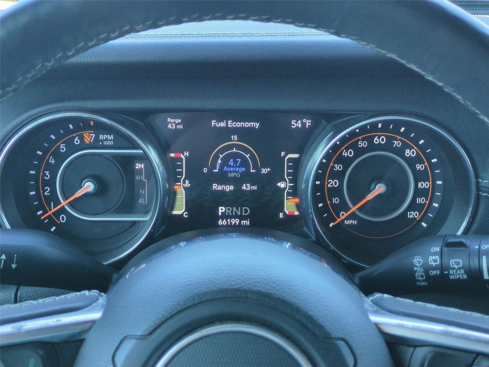 Used 2019 Bright White Clearcoat Jeep Sahara image 21