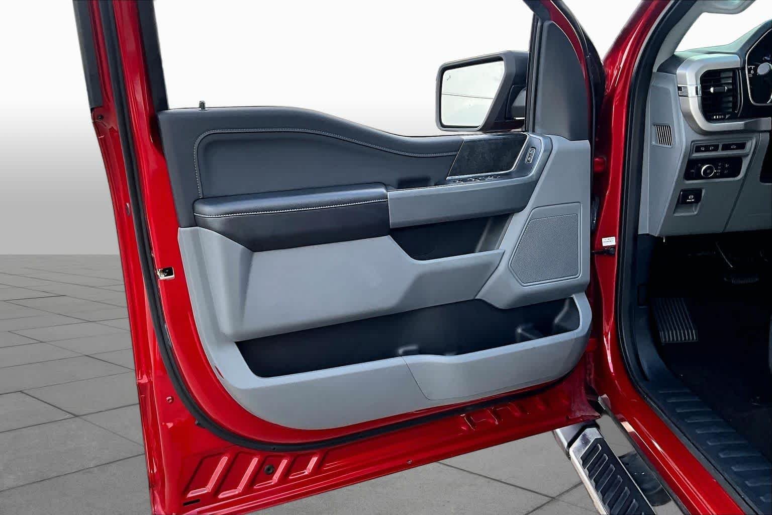 Used 2021 Rapid Red Metallic Tinted Clearcoat Ford XLT image 21