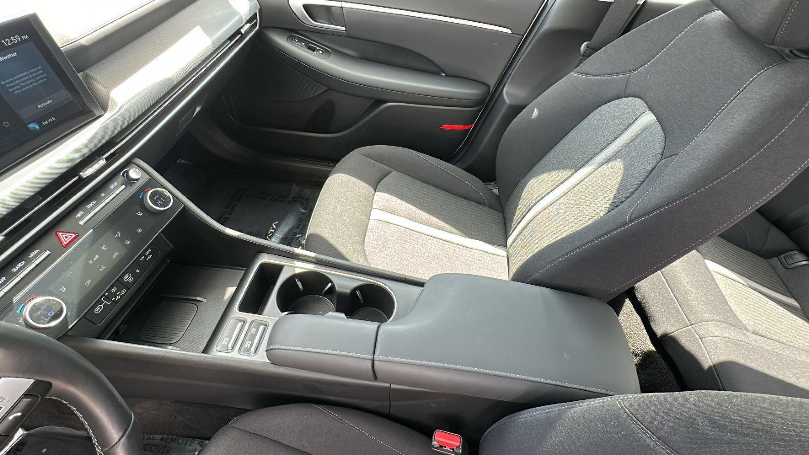 New 2025 Serenity White Hyundai SEL Convenience image 25
