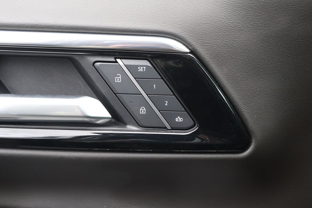 Used 2025 Black Chevrolet High Country image 40