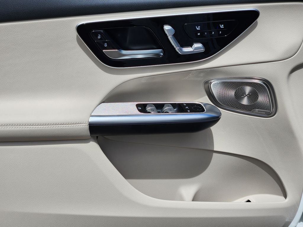 New 2027 Polar White Mercedes-Benz GLC 300 4MATIC® image 12