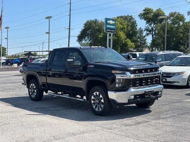 Used 2021 BLACK Chevrolet LT image 7