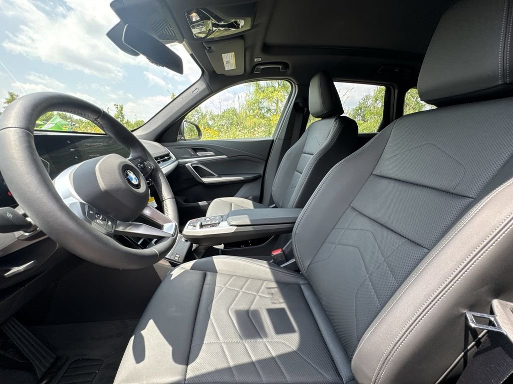 New 2026 Black Sapphire Metallic BMW xDrive28i image 13
