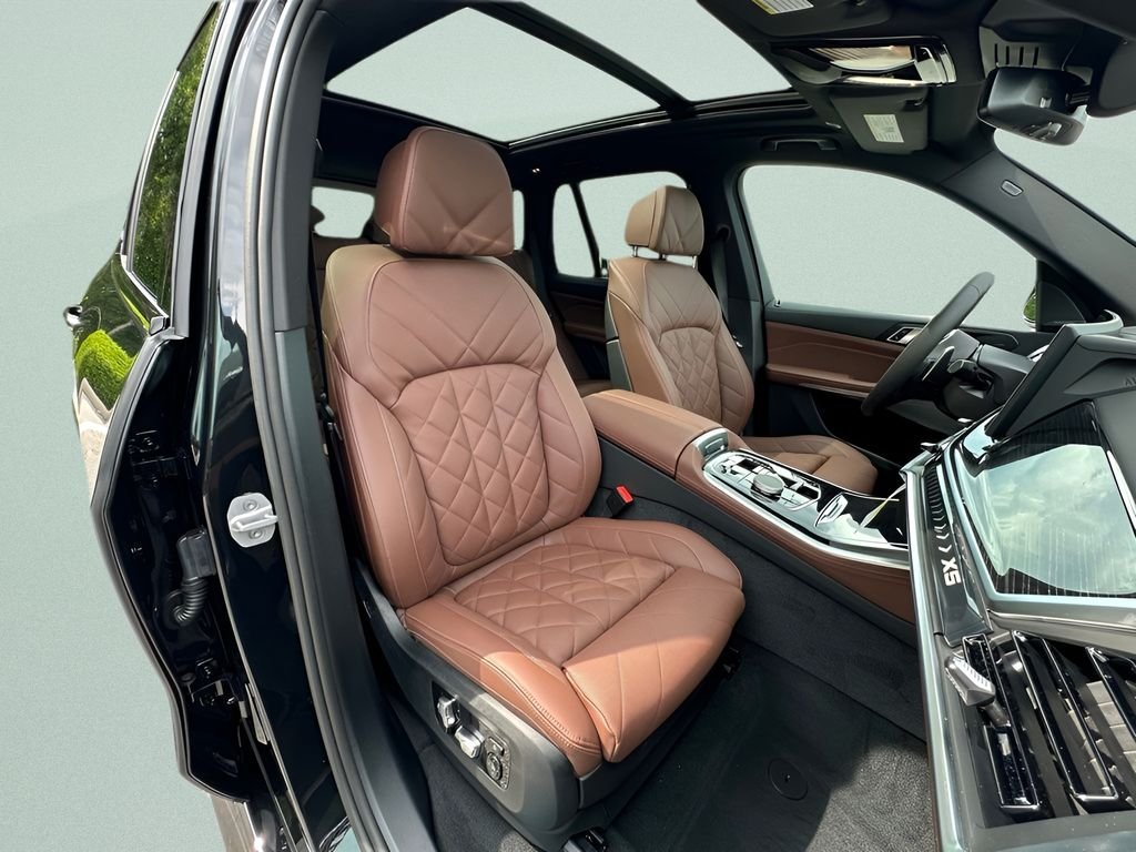 New 2026 Black Sapphire Metallic BMW xDrive50e image 24