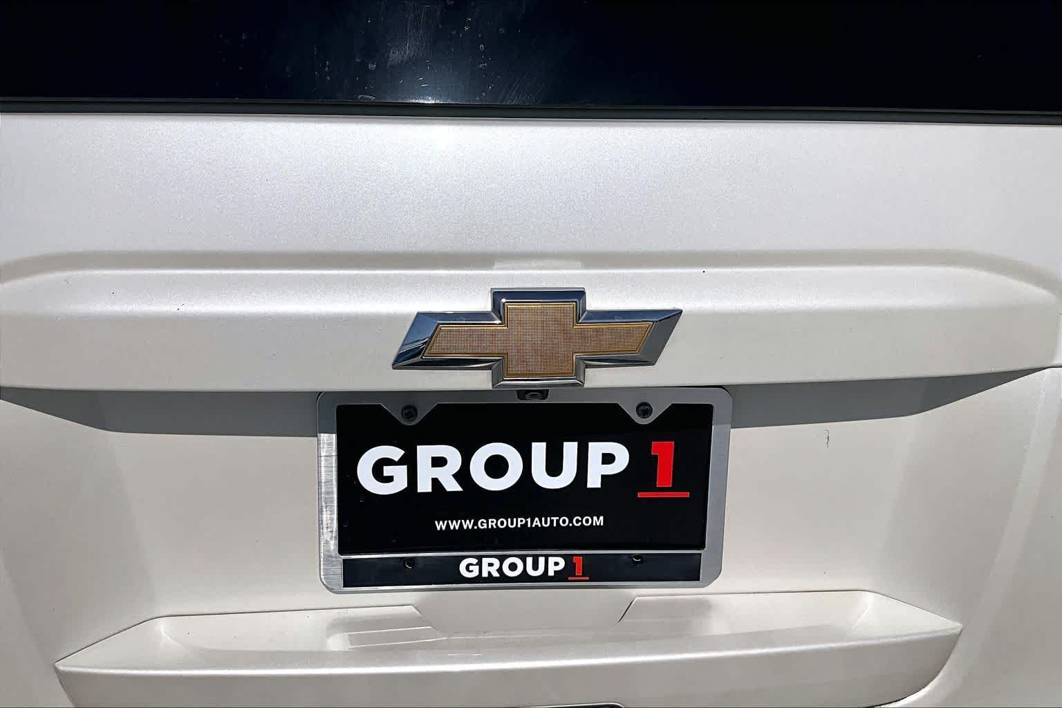 Used 2015 White Diamond Tricoat Chevrolet LT image 9