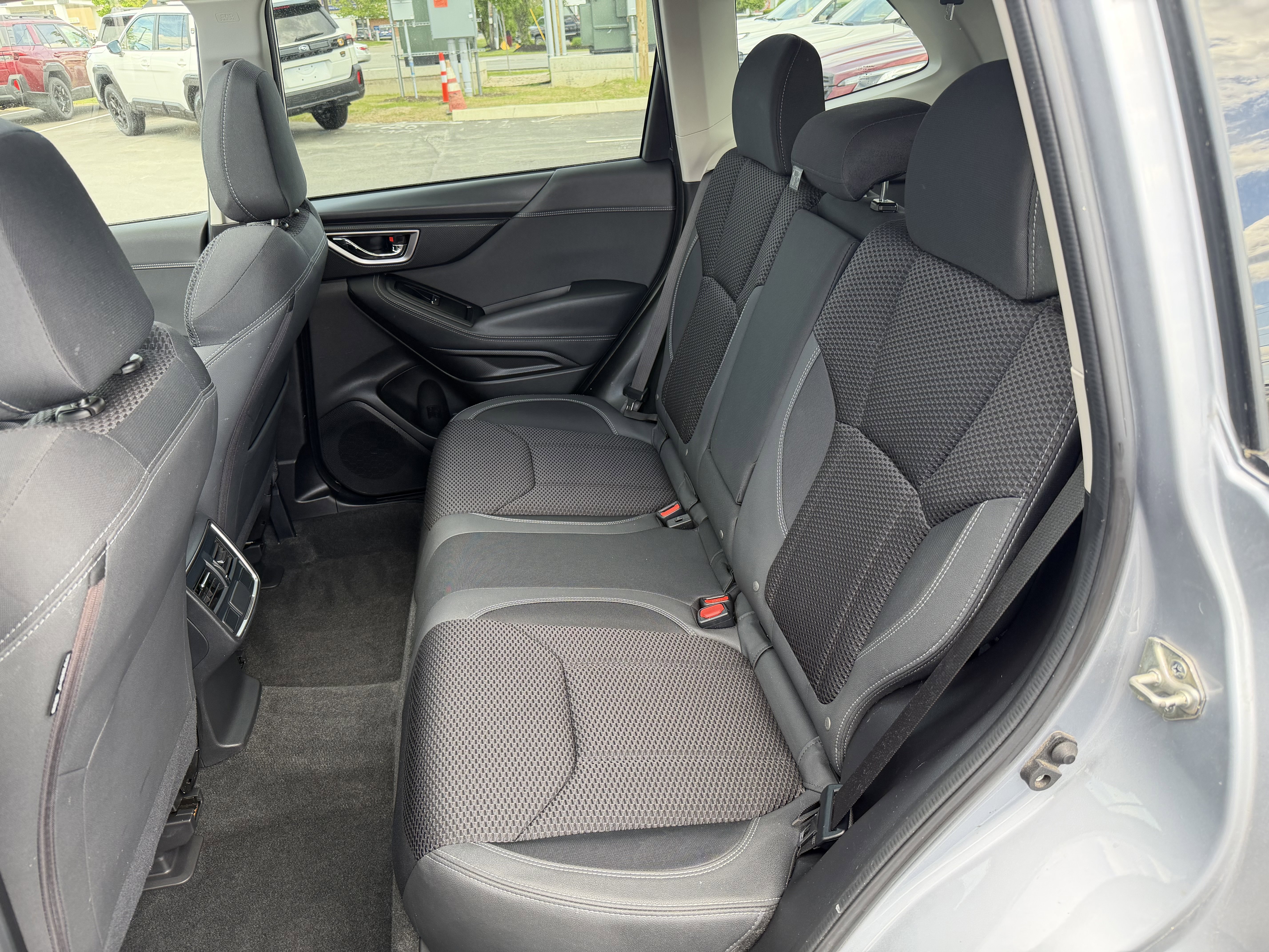 Used 2020 Ice Silver Metallic Subaru Premium image 17