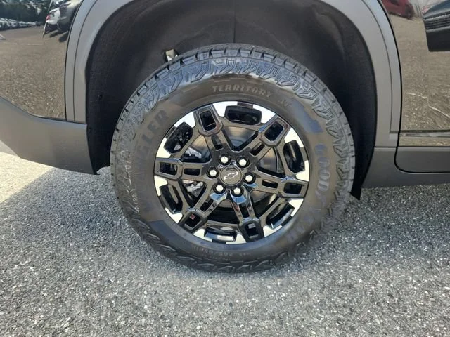 New 2027 Mosaic Black Metallic Chevrolet Z71 image 5