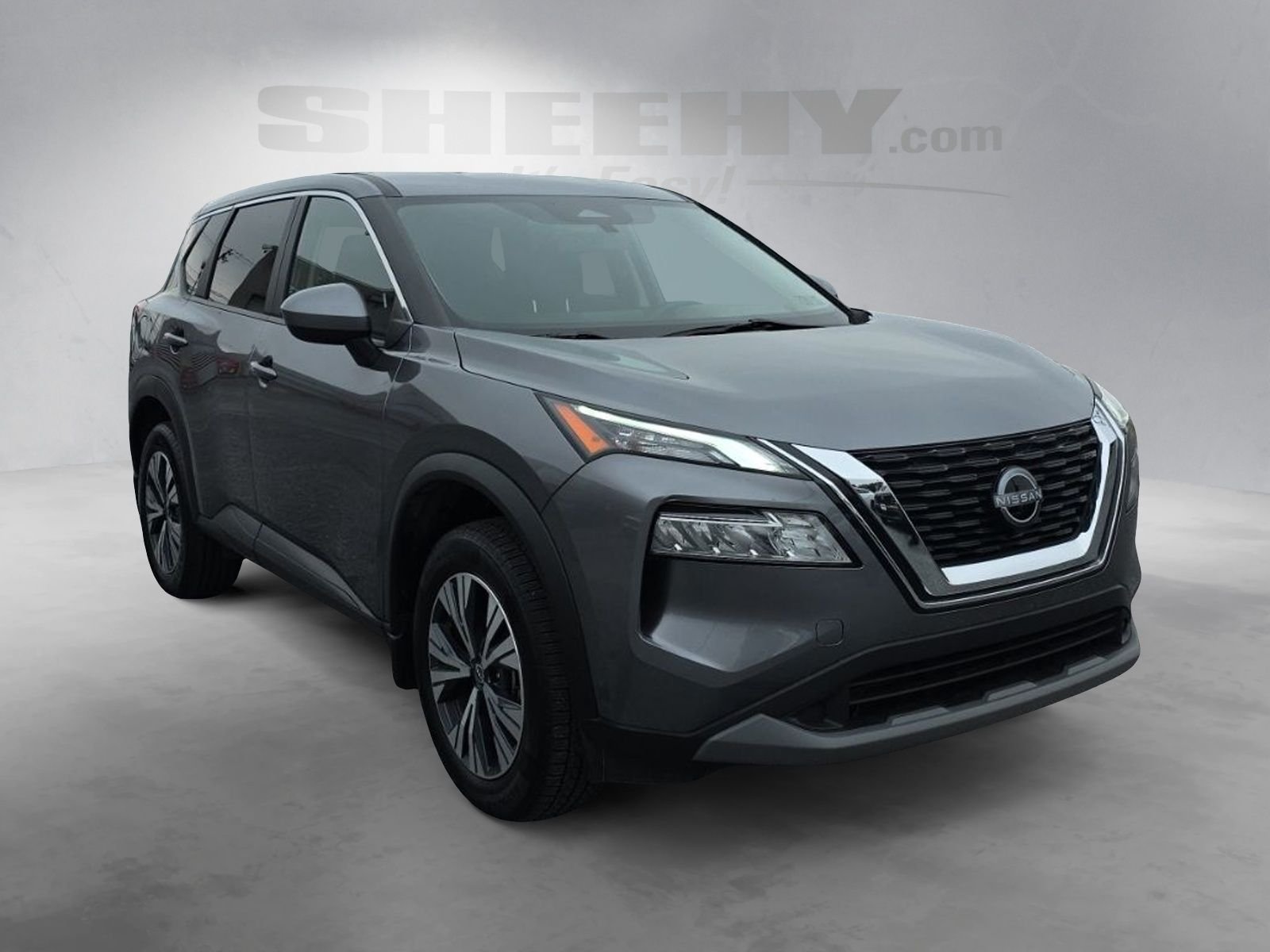 Used 2023 Gray Nissan SV image 2