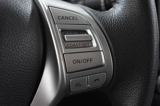 Used 2016 Silver Nissan SL image 21