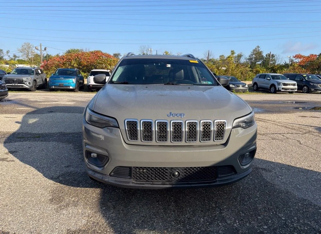 Used 2021 Gray Jeep Latitude Lux image 10
