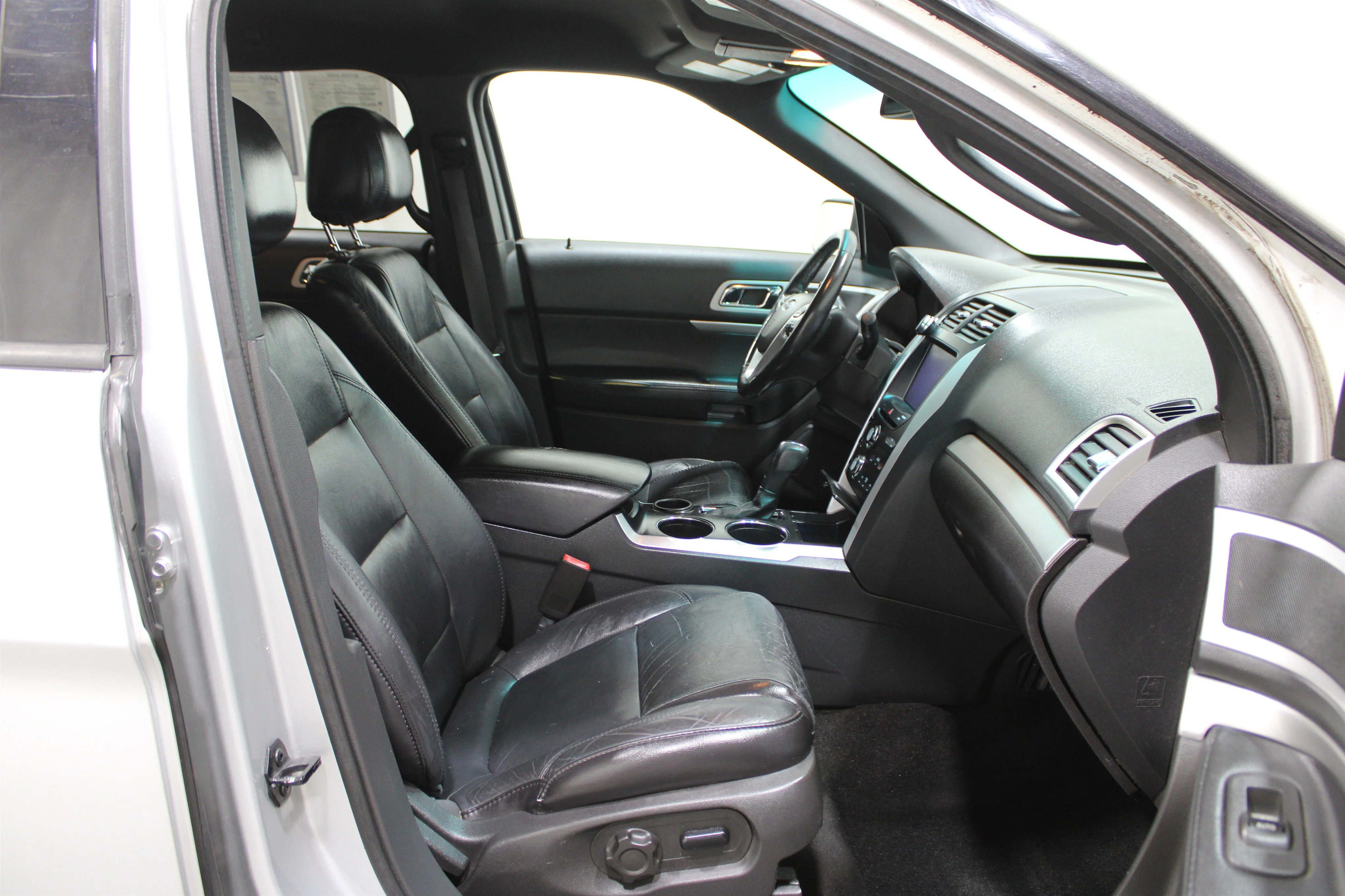 2013 Ford Explorer XLT - Photo 28