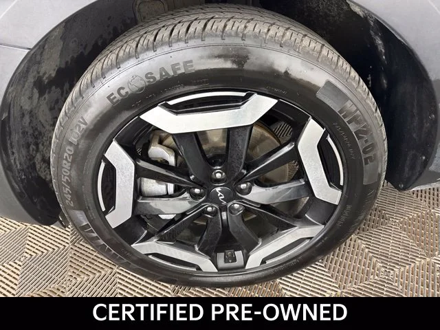 Used 2025 Black Kia S image 34