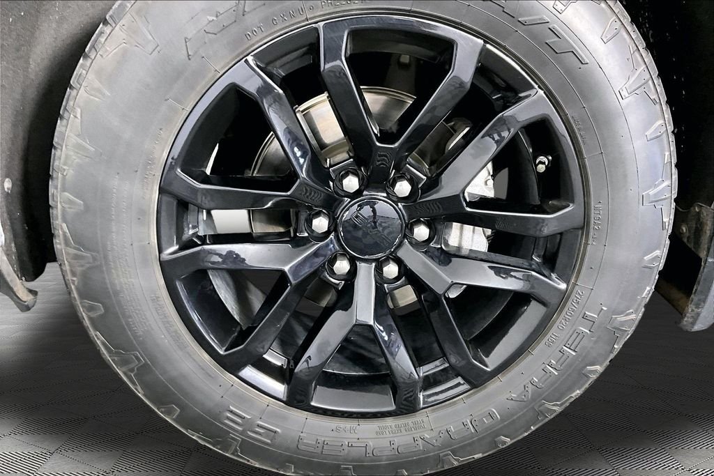Used 2020 Gray GMC SLT image 28