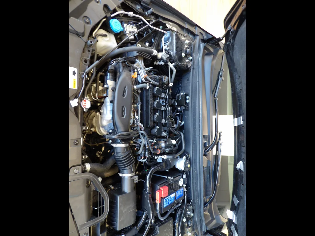 Used 2025 Crystal Black Pearl Honda SE image 11