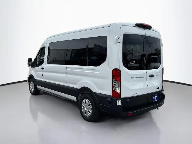 New 2025 Oxford White Ford Passenger Van XLT image 38
