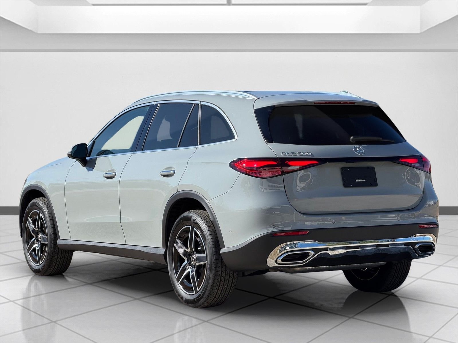New 2026 MANUFAKTUR Alpine Grey Mercedes-Benz GLC 300 image 4