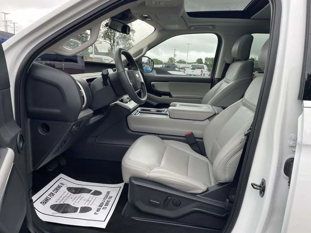 Used 2025 Oxford White Ford Active image 18