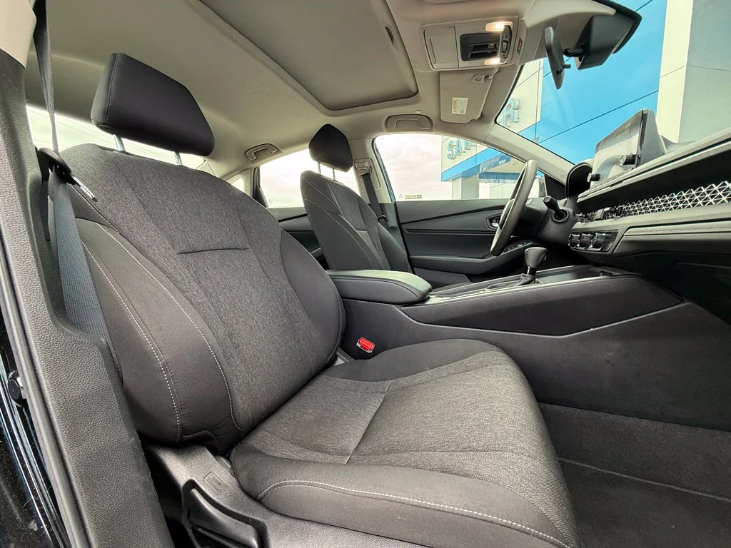 Used 2025 Black Honda SE image 14