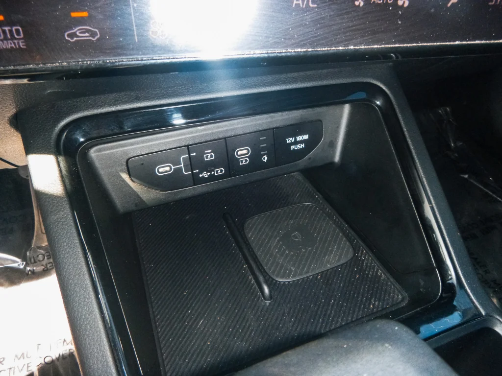 Used 2025 Wolf Gray Kia GT-Line image 19