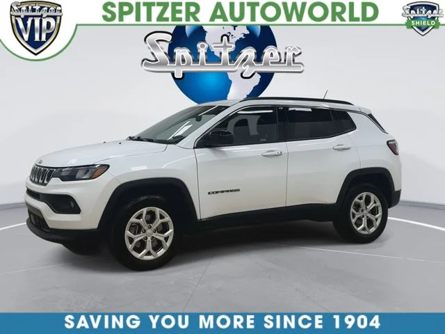 Used 2024 White Jeep Latitude image 6