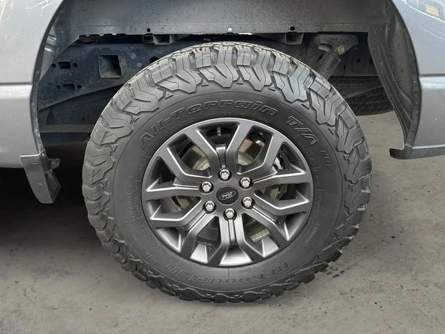 Used 2022 Gray Ford XLT image 9