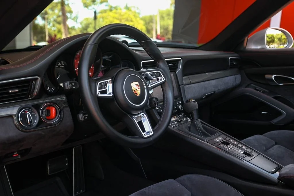 2018 Porsche 911 GTS - Photo 22
