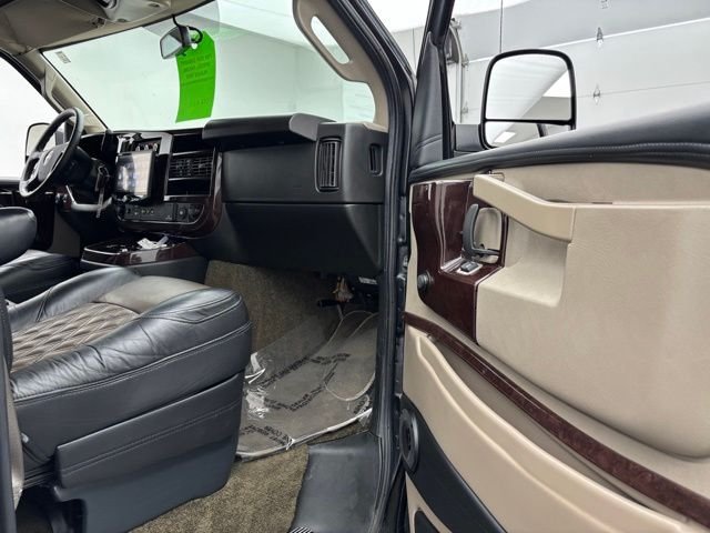 Used 2022 Onyx Black GMC Explorer Limited SE image 21