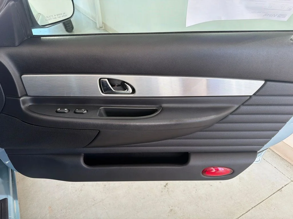 Used 2004 Light Ice Blue Metallic Ford Base image 31