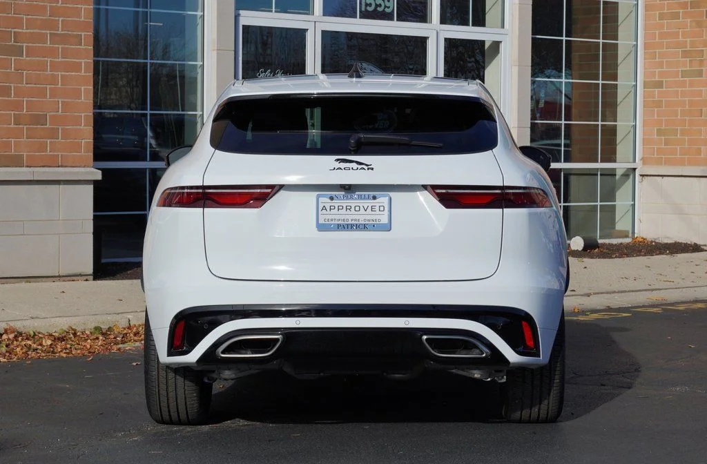 Used 2025 White Jaguar P400 R-Dynamic S image 5