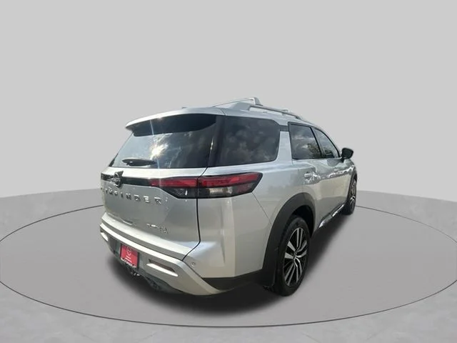 Used 2025 Silver Nissan Platinum image 3