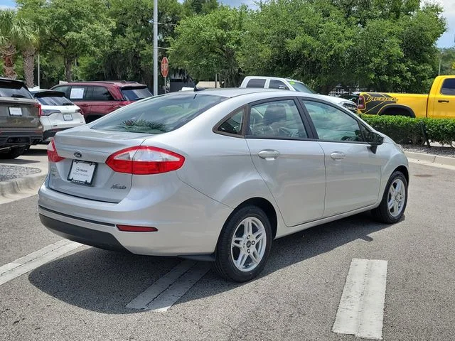 Used 2019 Ingot Silver Ford SE image 4
