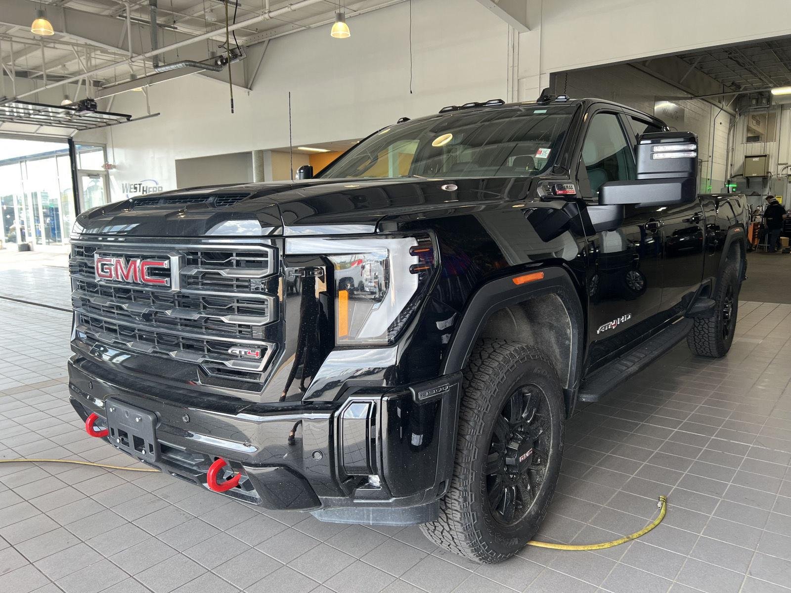 Used 2025 Onyx Black GMC AT4 image 4
