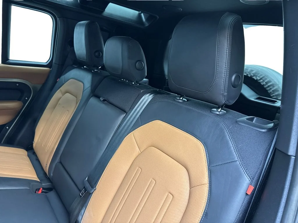 Used 2023 Green Land Rover X image 35