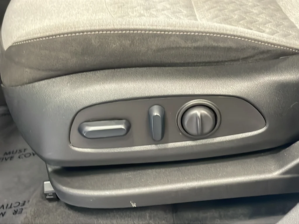 2023 Chevrolet Equinox LT - Photo 18