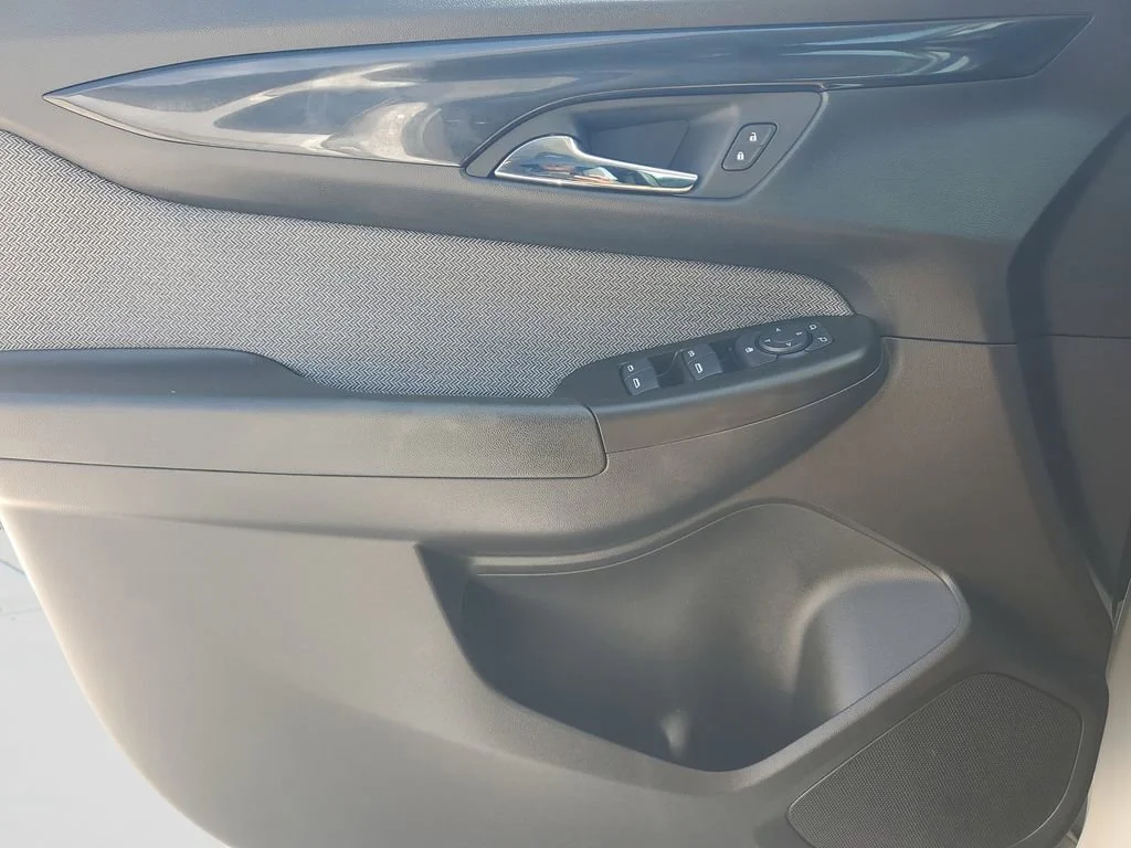 Used 2024 Iridescent Pearl Tricoat Chevrolet LT image 18