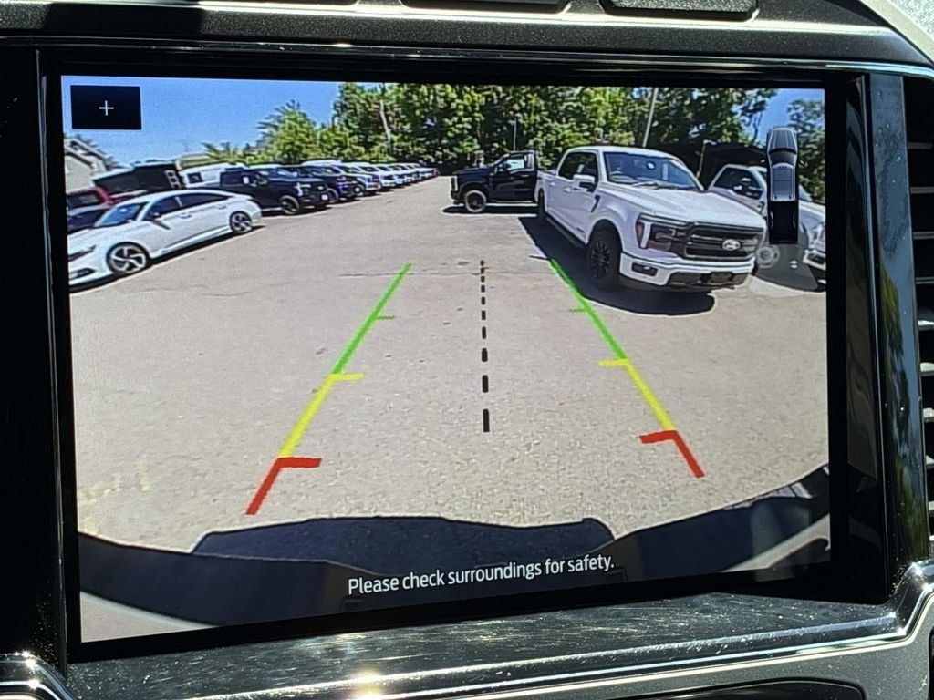 Used 2022 White Ford Lariat image 40