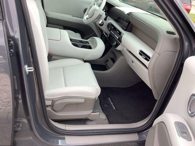 New 2027 Gray Hyundai SEL image 17