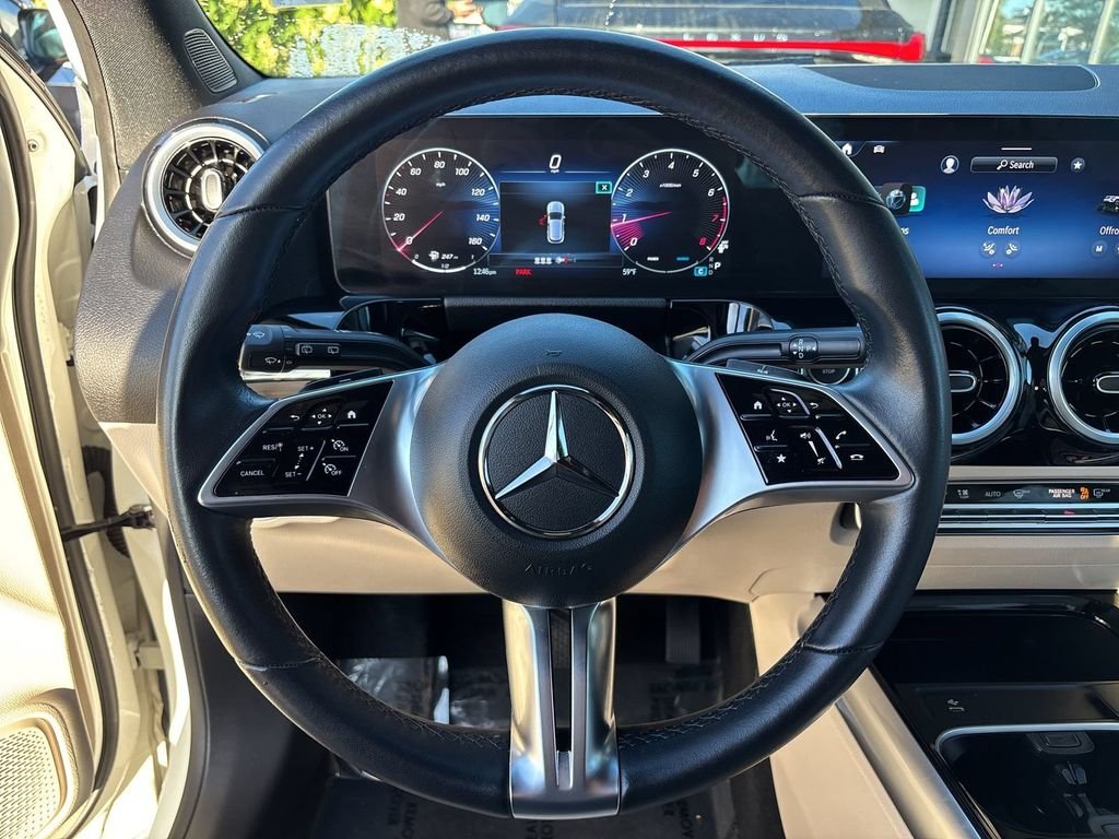 Used 2025  Mercedes-Benz GLA 250 image 16