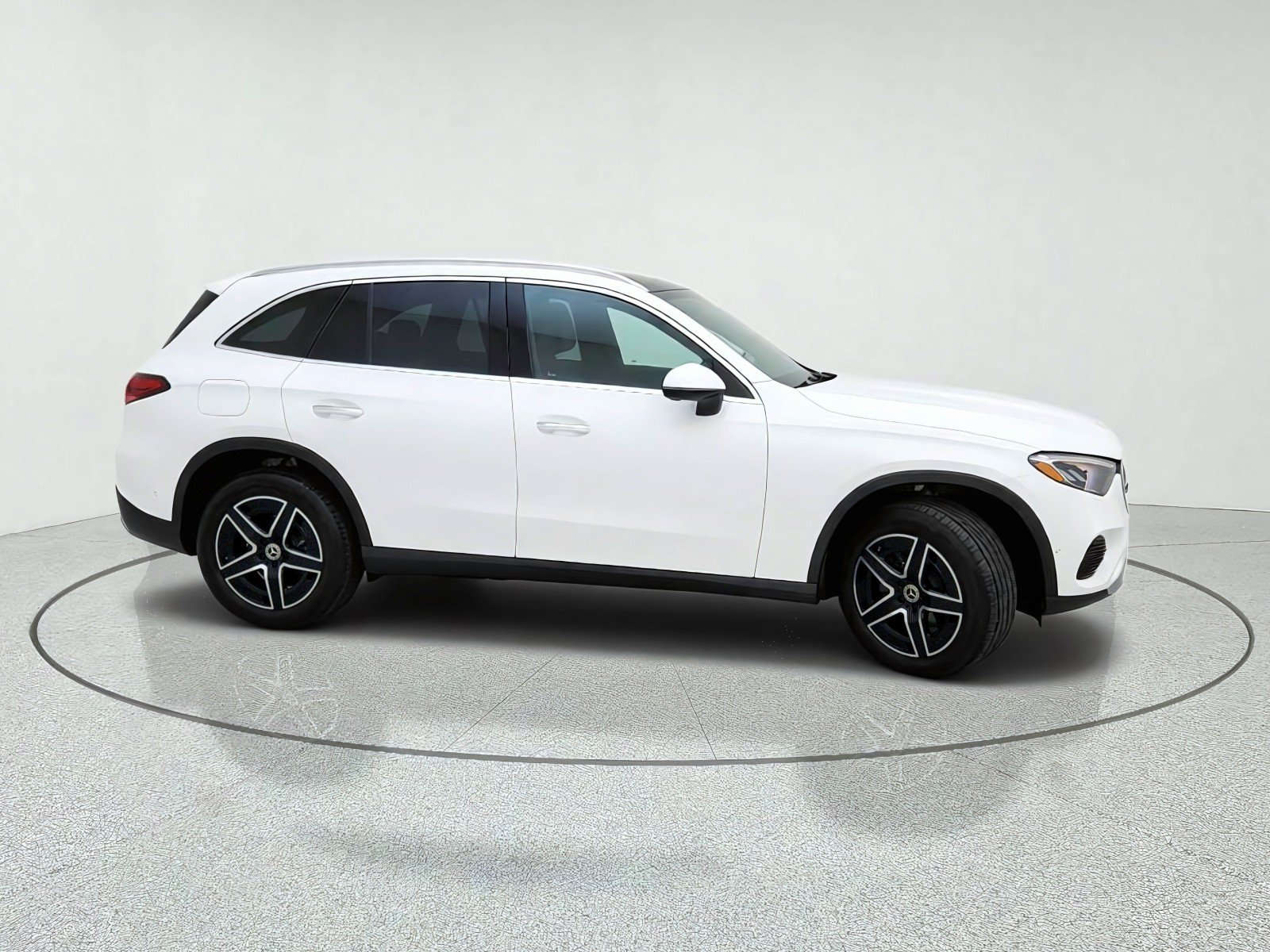 Certified Used 2026 Polar White Mercedes-Benz GLC 300 image 6