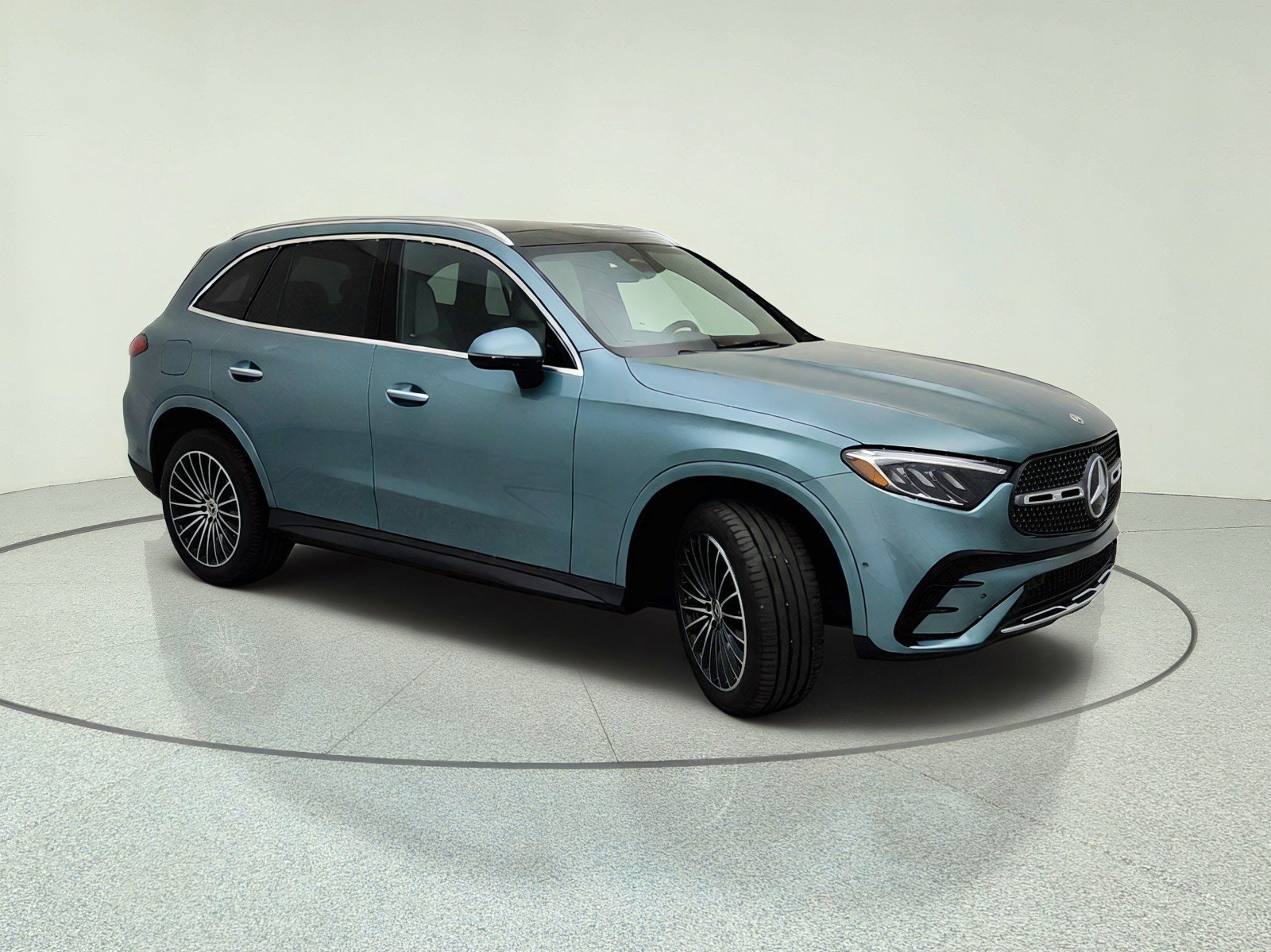 New 2026 Verde Silver Metallic Mercedes-Benz GLC 300 SUV image 33